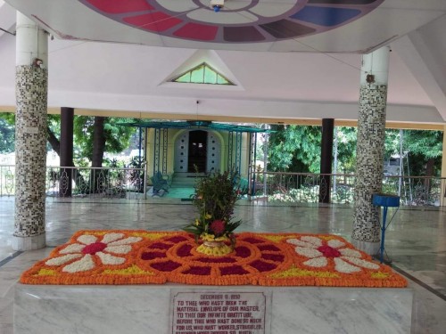 521_Samadhi-Decorations-at-Sri-Aurobindo-Yoga-Mandir-Rourkela.jpg