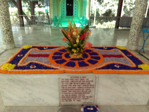 535_Samadhi-Decorations-at-Sri-Aurobindo-Yoga-Mandir-Rourkela.jpg