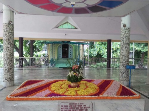 558_Samadhi-Decorations-at-Sri-Aurobindo-Yoga-Mandir-Rourkela.jpg