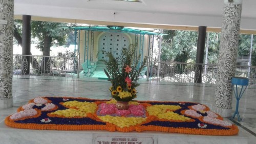 559_Samadhi-Decorations-at-Sri-Aurobindo-Yoga-Mandir-Rourkela.jpg