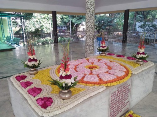 569 Samadhi Decorations at Sri Aurobindo Yoga Mandir Rourkela