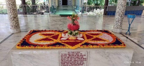 579_Samadhi-Decorations-at-Sri-Aurobindo-Yoga-Mandir-Rourkela.jpg