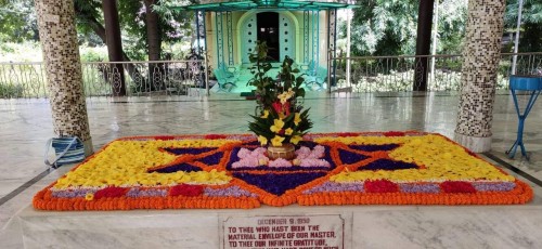 580_Samadhi-Decorations-at-Sri-Aurobindo-Yoga-Mandir-Rourkela.jpg