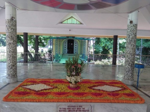 581_Samadhi-Decorations-at-Sri-Aurobindo-Yoga-Mandir-Rourkela.jpg