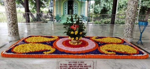 589 Samadhi Decorations at Sri Aurobindo Yoga Mandir Rourkela