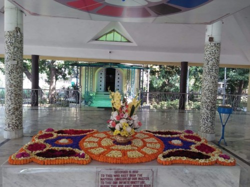 601_Samadhi-Decorations-at-Sri-Aurobindo-Yoga-Mandir-Rourkela.jpg