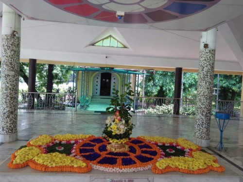 621_Samadhi-Decorations-at-Sri-Aurobindo-Yoga-Mandir-Rourkela.jpg