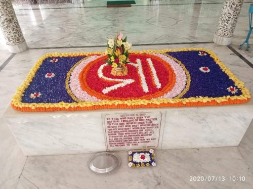 644_Samadhi-Decorations-at-Sri-Aurobindo-Yoga-Mandir-Rourkela.jpg