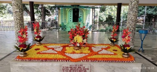 666_Samadhi-Decorations-at-Sri-Aurobindo-Yoga-Mandir-Rourkela.jpg