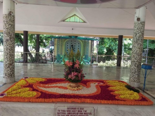 689 Samadhi Decorations at Sri Aurobindo Yoga Mandir Rourkela