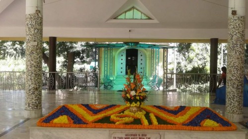 711_Samadhi-Decorations-at-Sri-Aurobindo-Yoga-Mandir-Rourkela.jpg