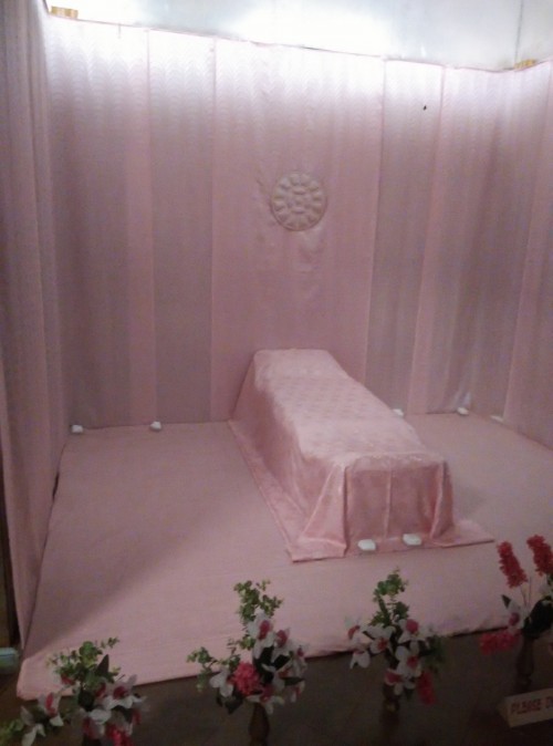 Sri-Aurobindo-Ashram-Meditation-Hall-6.jpg