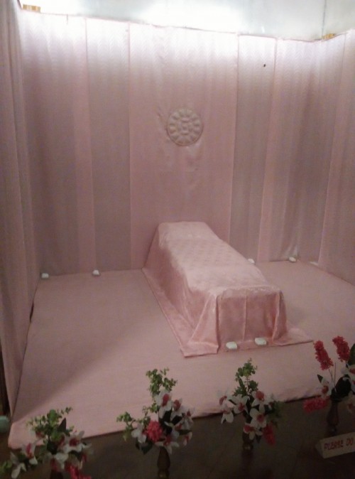 Sri-Aurobindo-Ashram-Meditation-Hall-7.jpg